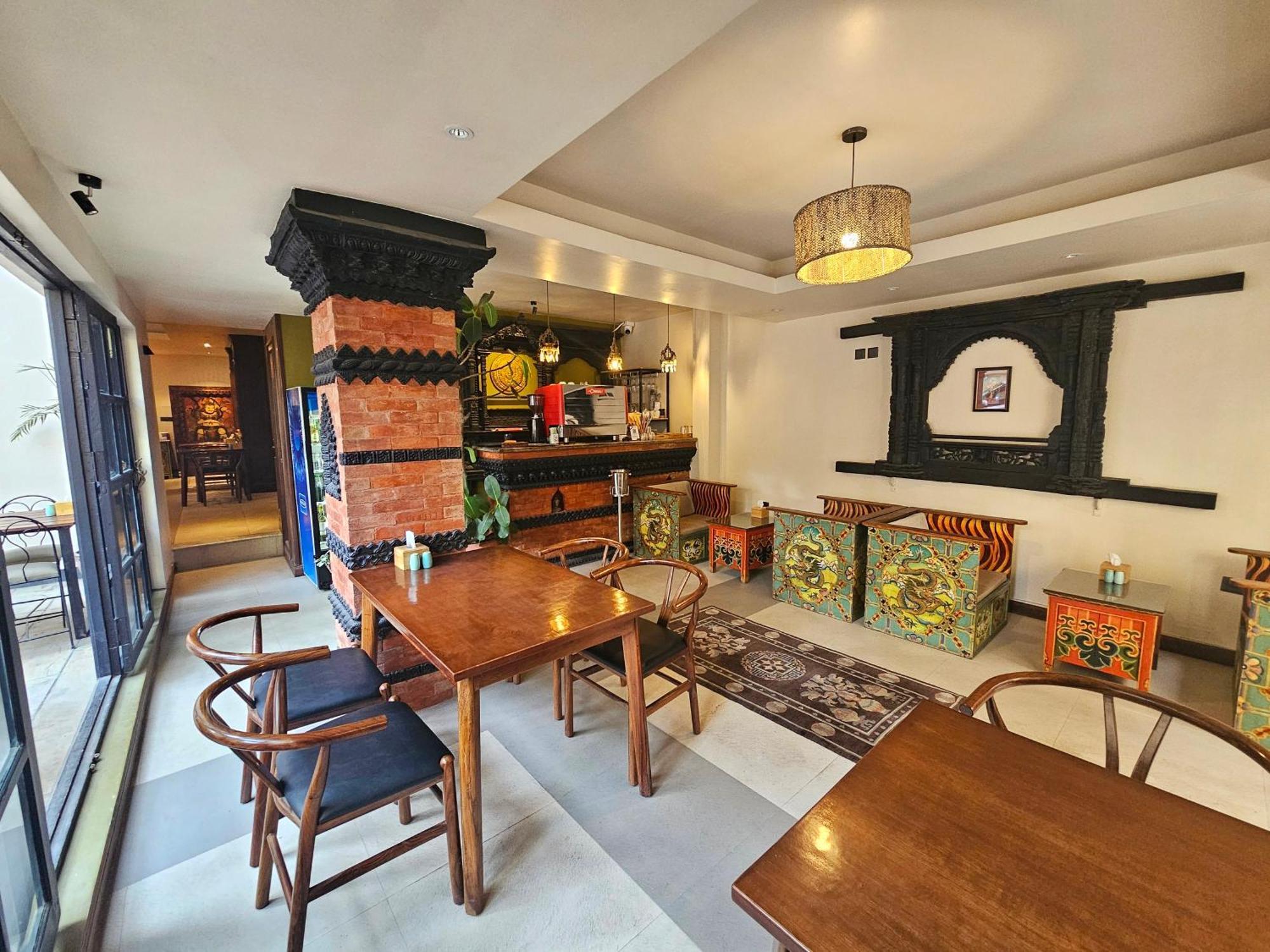 Swarga Heritage Hotel - A Traditional Stay カトマンズ エクステリア 写真